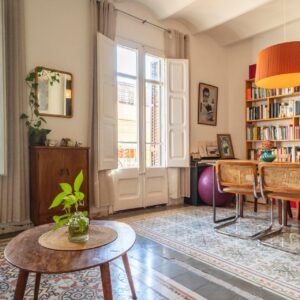 Tu hogar perfecto en Sants: luminoso, tranquilo y con balcón