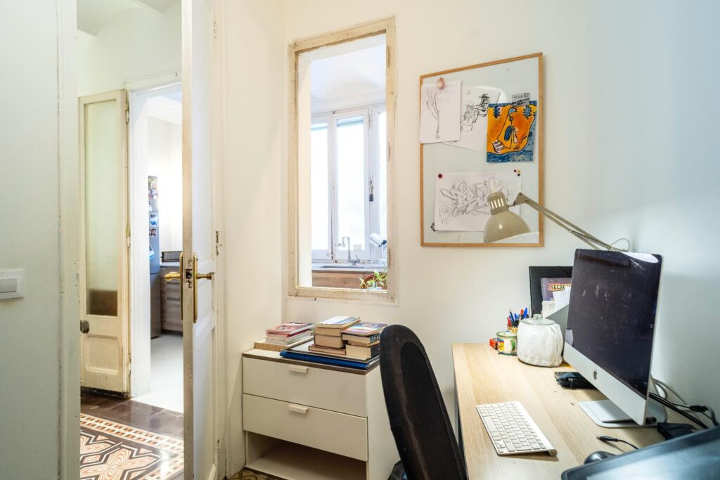 Tu hogar perfecto en Sants: luminoso, tranquilo y con balcón
