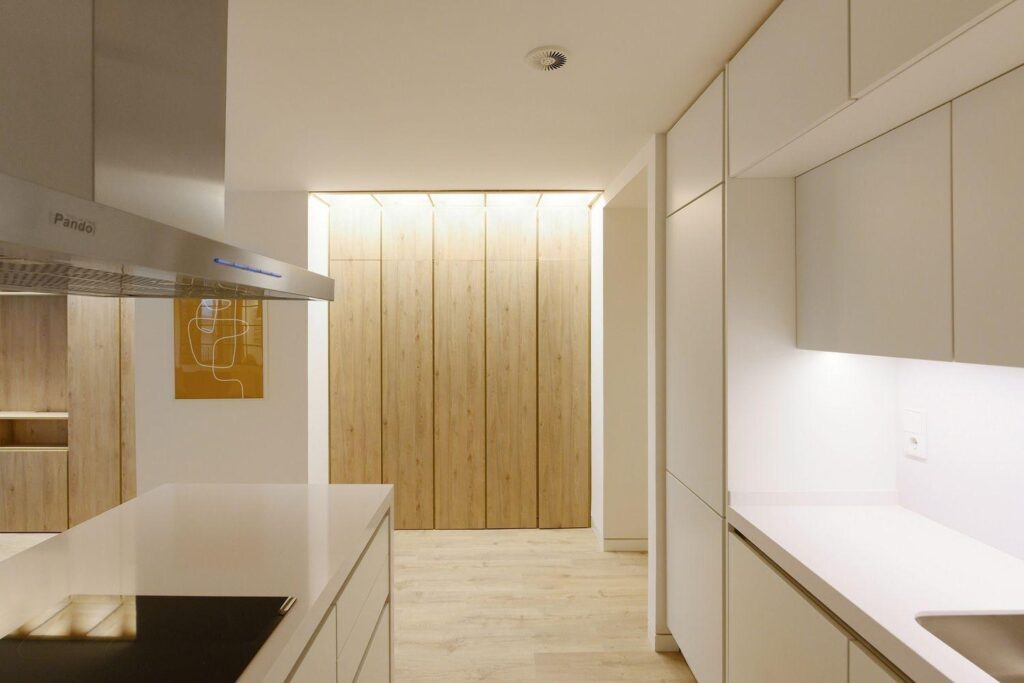 2-bedroom flat with terrace in El Gòtic